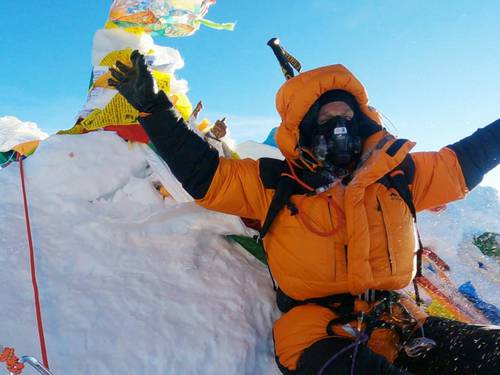 Andrea Lanfri sul tetto del mondo, primo atleta con pluriamputazioni a scalare la vetta dell’Everest