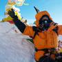 Andrea Lanfri in vetta all'Everest (foto Ferrino) (1)