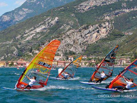 Campionati Italiani giovani Windsurf a Torbole (foto circolo surf torbole)