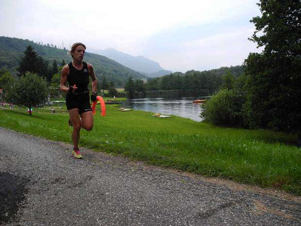 Daniela Locarno vincitrice del triathlon Acqua e Terra MTB di Alice Superiore