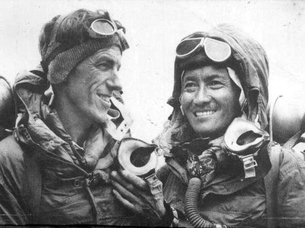 Edmund Hillary e Tenzing Norgay i conquistatori dell'Everest (foto wikipedia.org)