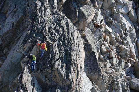 Francois Cazzanelli e Andreas Steindl sulla Cresta di Peuterey (foto Top1 Communication) (2)