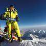 Francois Cazzanelli in vetta all'Everest (foto archivio  Cazzanelli)
