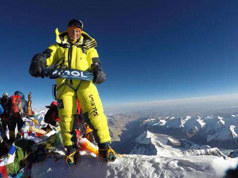 Francois Cazzanelli in vetta all'Everest (foto fb Cazzanelli)