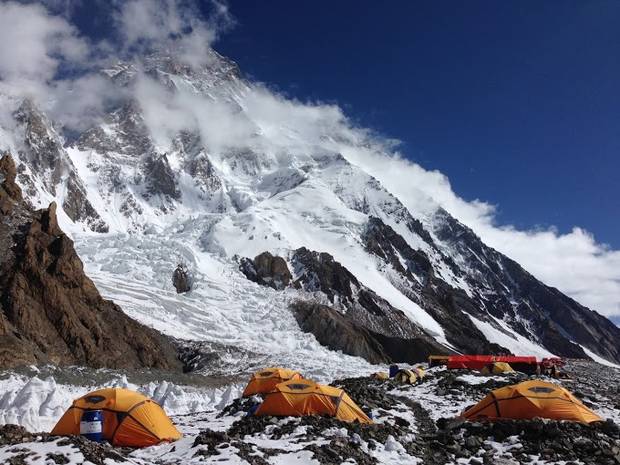 K2 e campo base (foto Matteo Zanga)