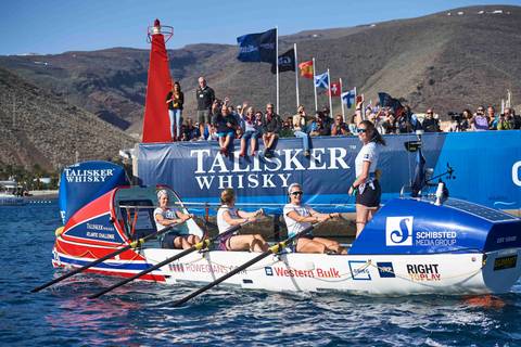 L'imbarcazione norvegese femminile in partenza al Talisker Whisky Atlantic Challenge (foto duffy)