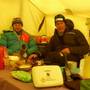 Marco Camandona e Marco Confortola in tenda (foto fb Confortola)