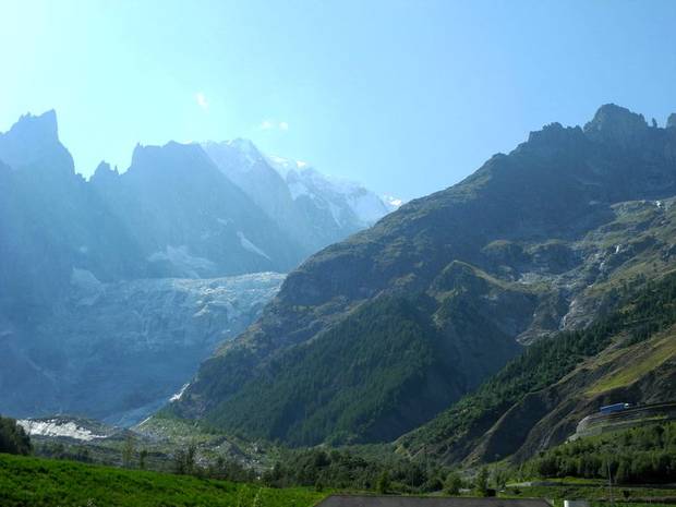 Monte Bianco e ghiacciaio della Brenva