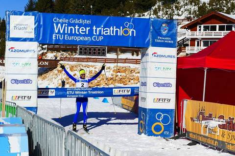 Pippo Lamastra vincitore Winter Triathlon di Gradistei in Romania (foto fb bethaz)